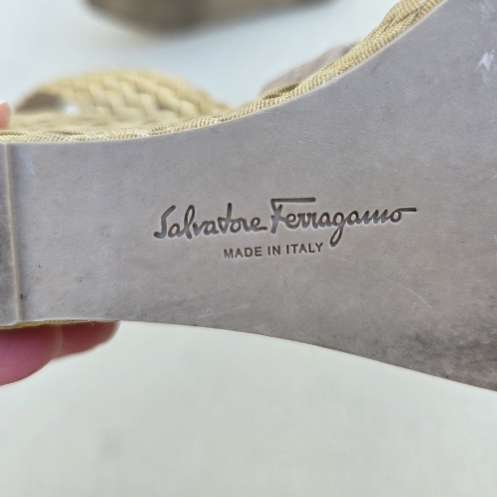 Salvatore Ferragamo Woven Neutral Wedge Sandals Made In Italy- SZ 8B - Picture 13 of 14